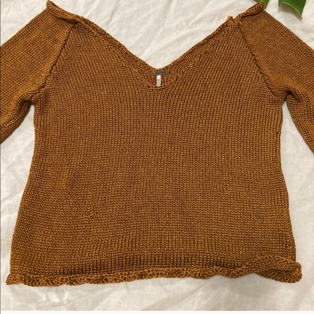 Free people sweater Large